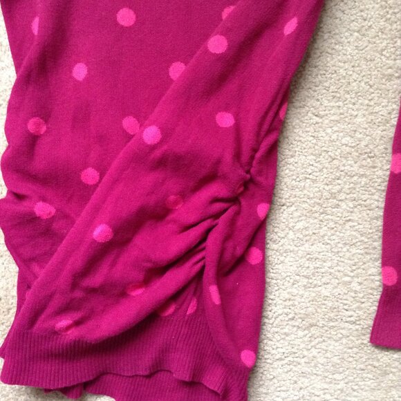 Old Navy Women's Maternity Sweater Size M Raspberry Polka Dot Gathered Sides - Picture 2 of 5